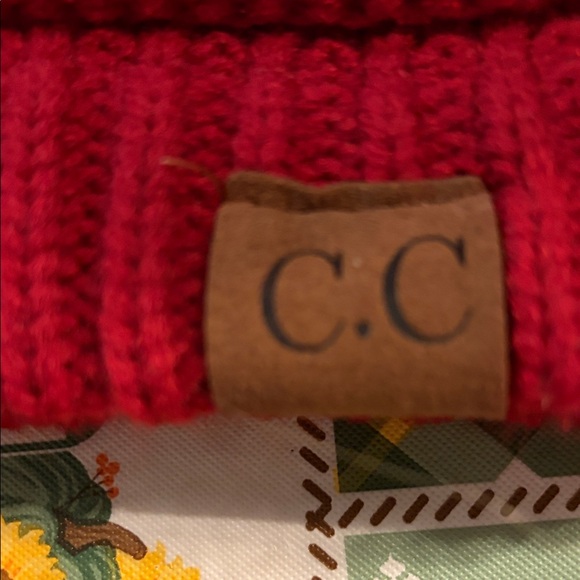 Women’s C.C. Beanie - Picture 3 of 3